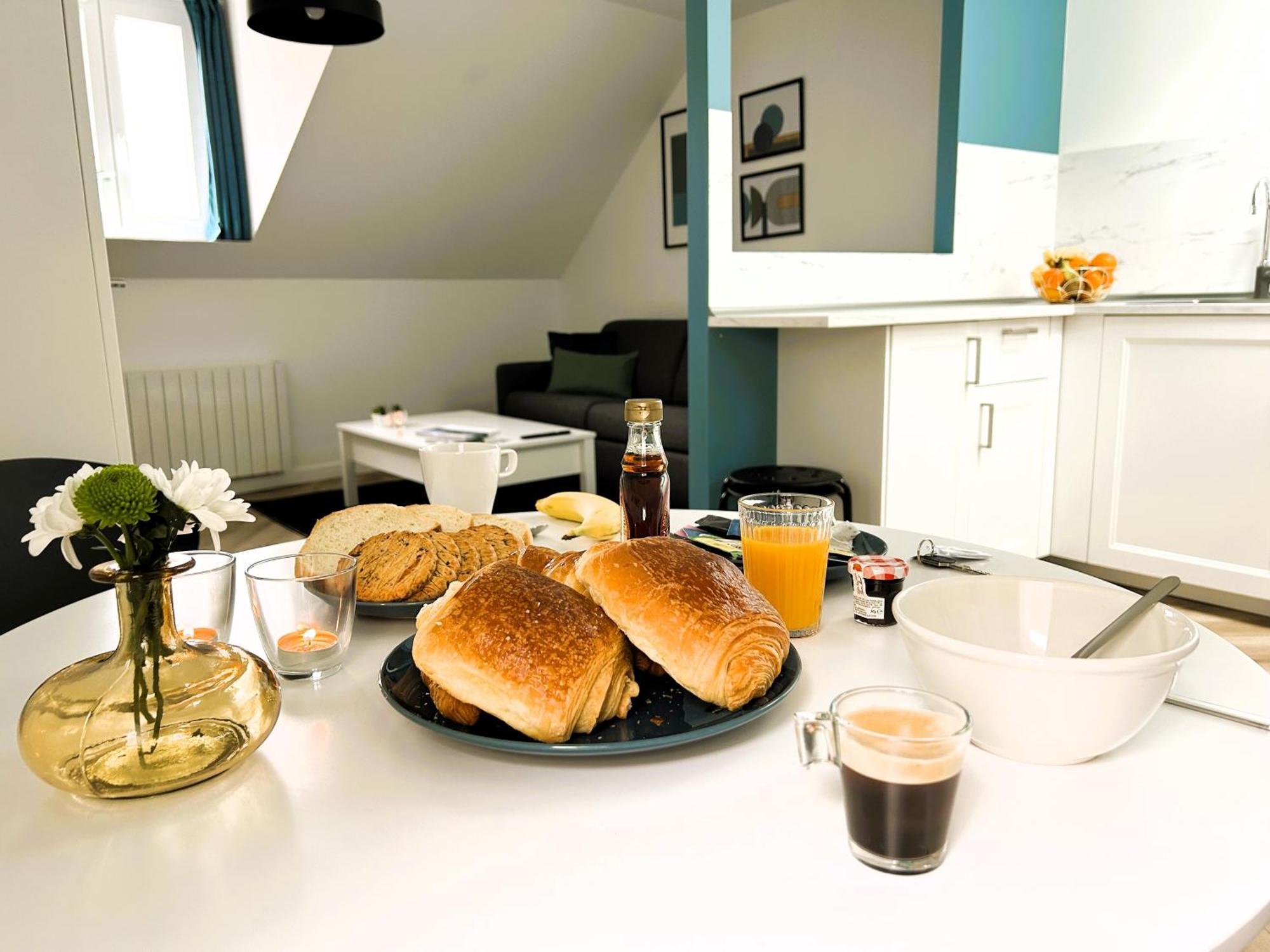 La Maison Hugo Montreuil  Bagian luar foto