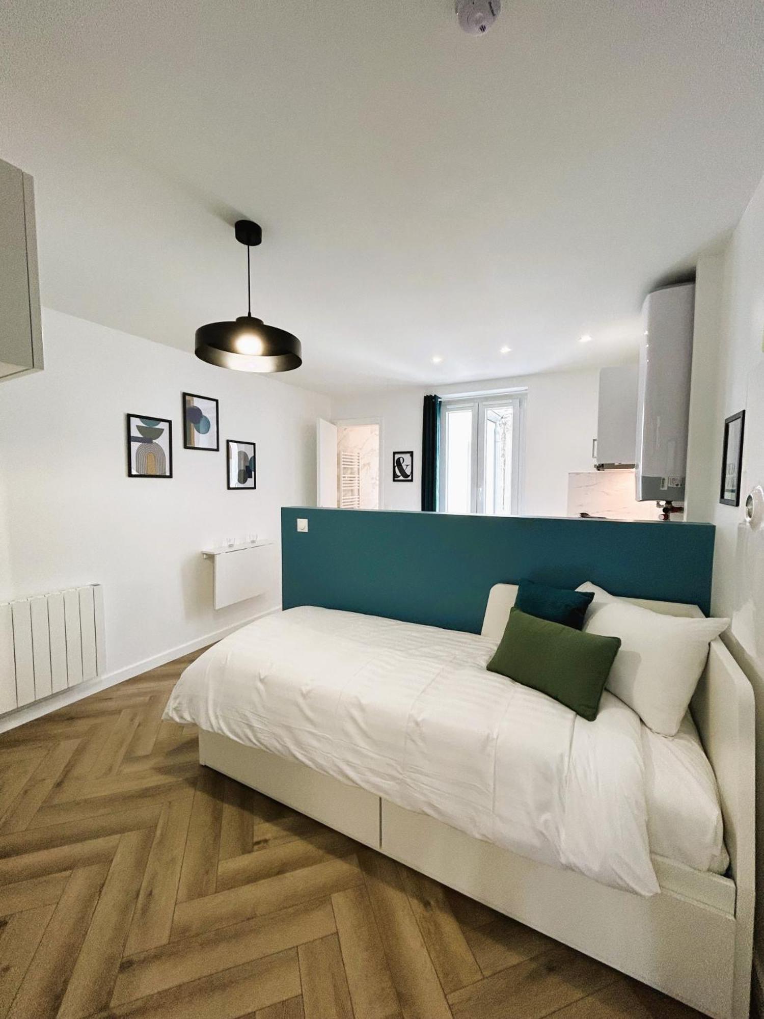 La Maison Hugo Montreuil  Bagian luar foto
